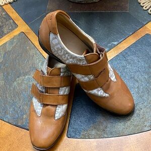SUS ESSE UT ESSE Brown Leather Women's Shoes 9